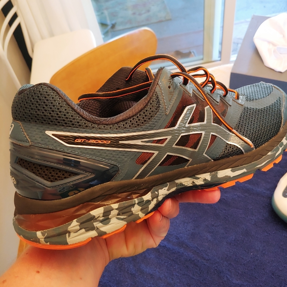 Asics GT-2000 Trail Shoes Rare Size 17 EUC!